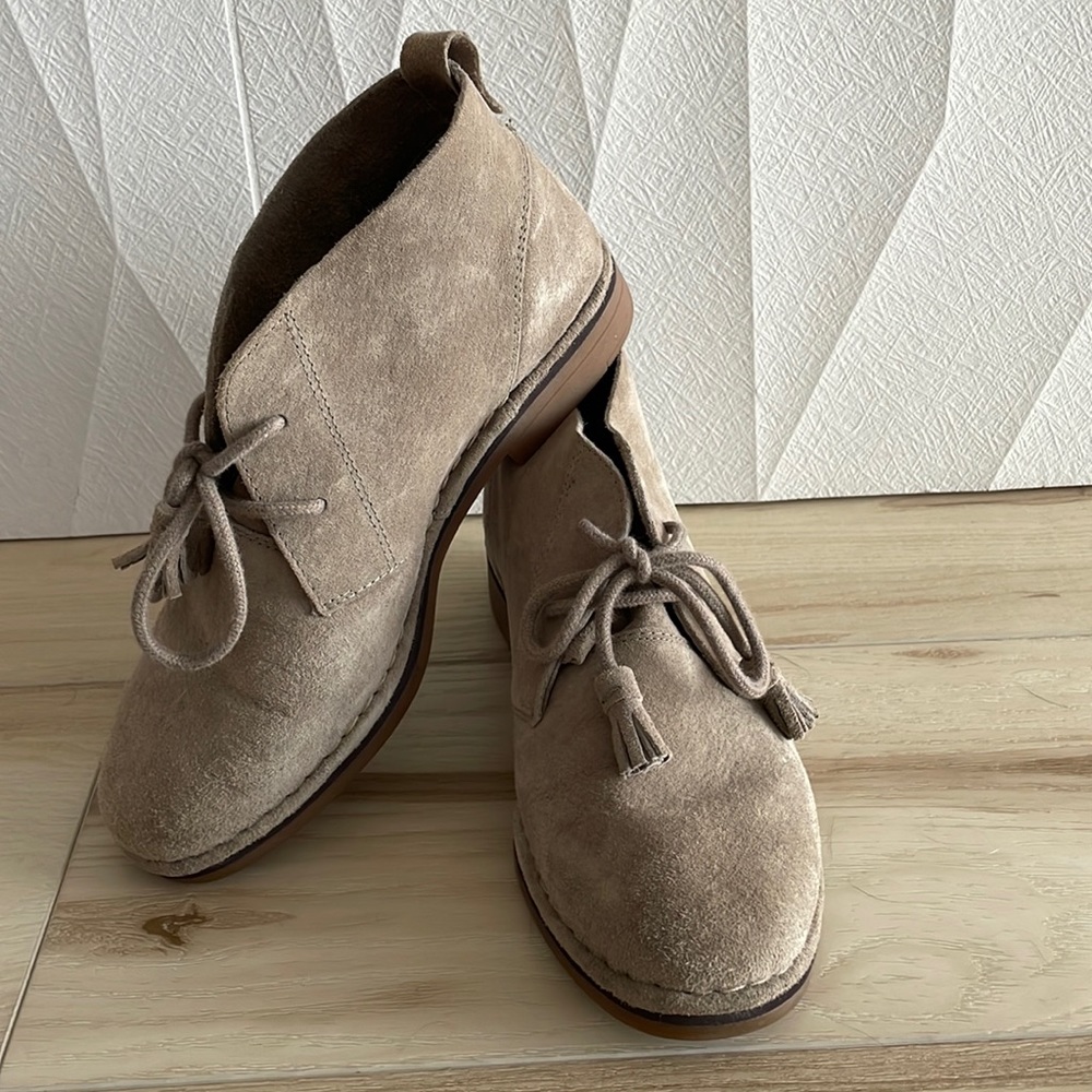 Hush puppies suede ankle boot